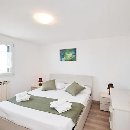 Hospital Gemelli - Metro Battistini Con Wi-fi E A-c Apartment *